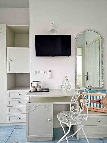Standard Triple Room with Sea View