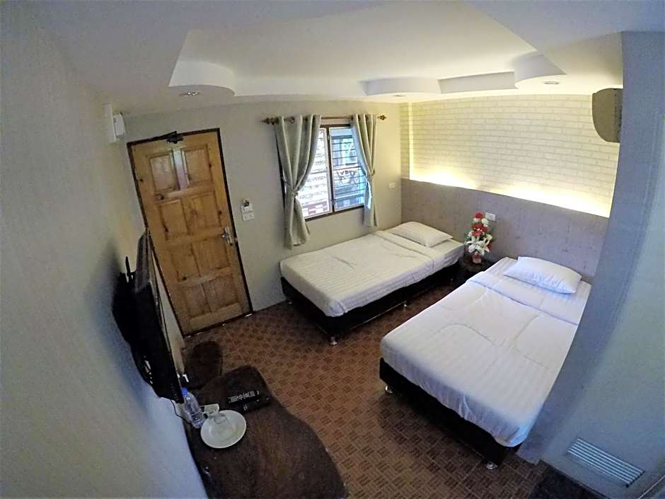T & T Hostel Kanchanaburi