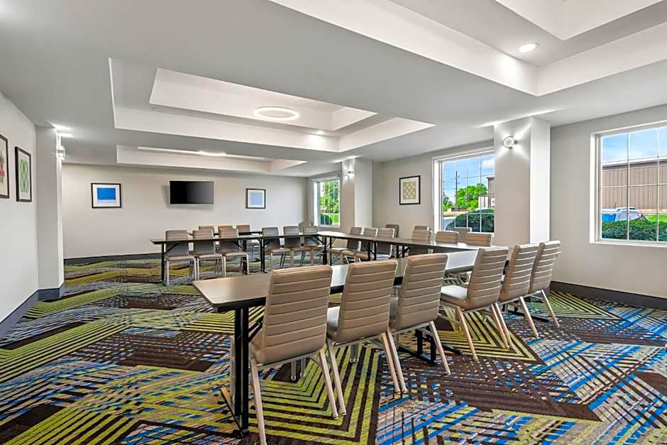 Holiday Inn Express Hotel and Suites Ada By IHG