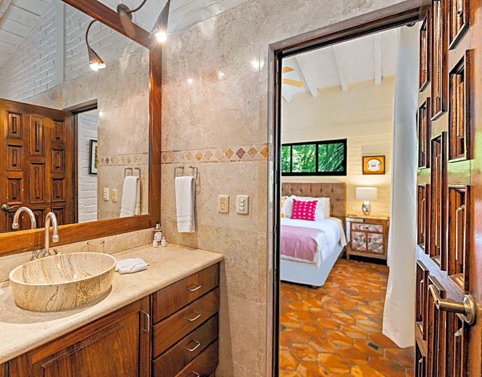 Villa Lola - Adults Only