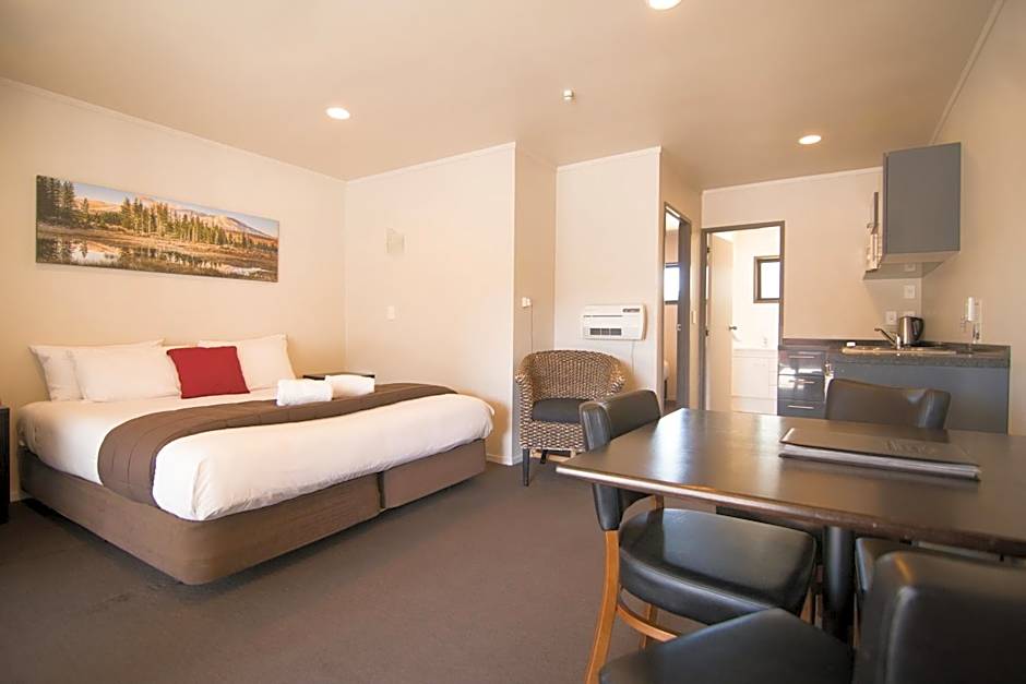 Parklands Motorlodge & Holiday Park