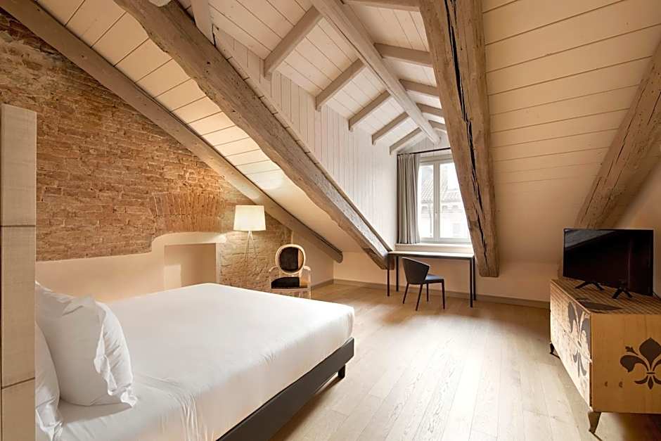 Opera35 Boutique Hotel