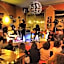 Sunflower Beach Backpacker Hostel & Bar