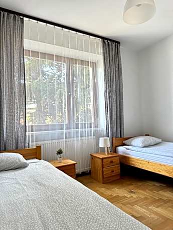 Standard Twin Room with Shared Bathroom