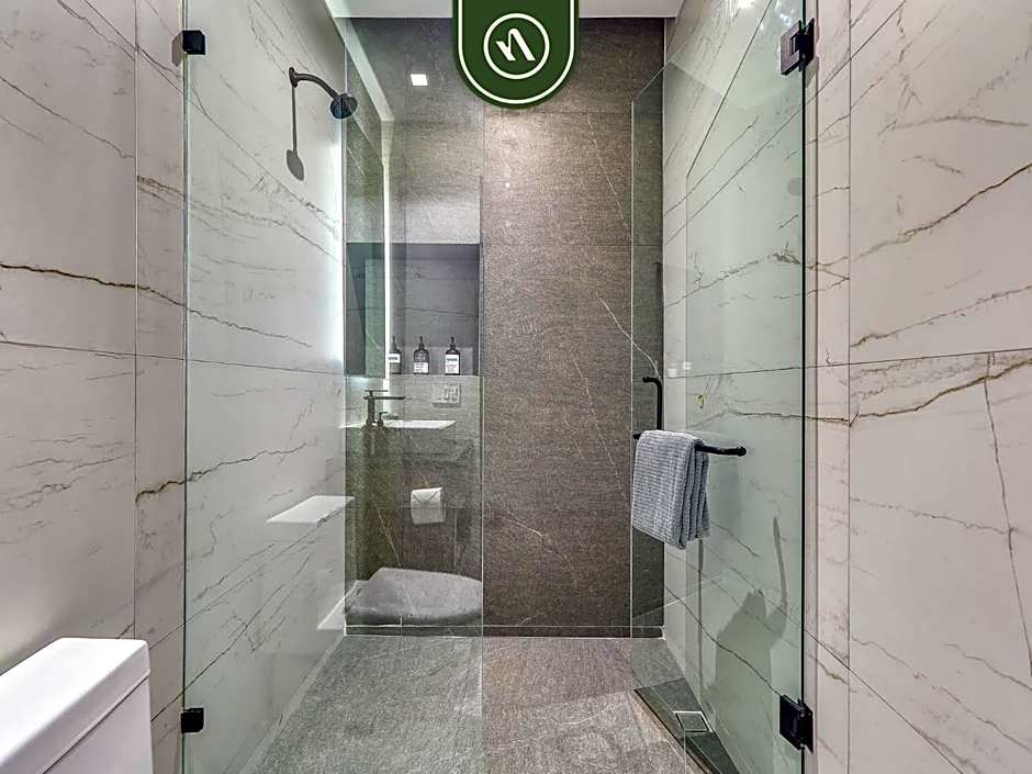 Amazing 1 BR Condo with Terrace - Rooftop Pool