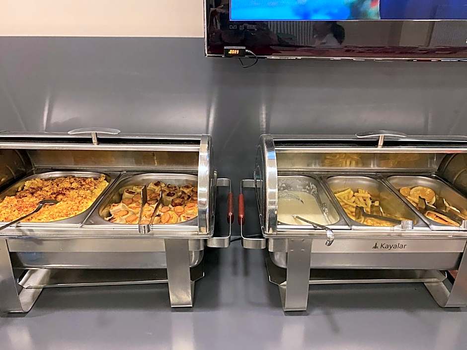 Magnaura House Hotel