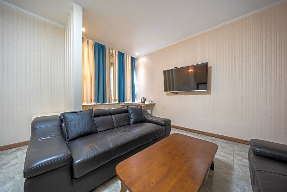 Ansan Seowon Tourist Hotel