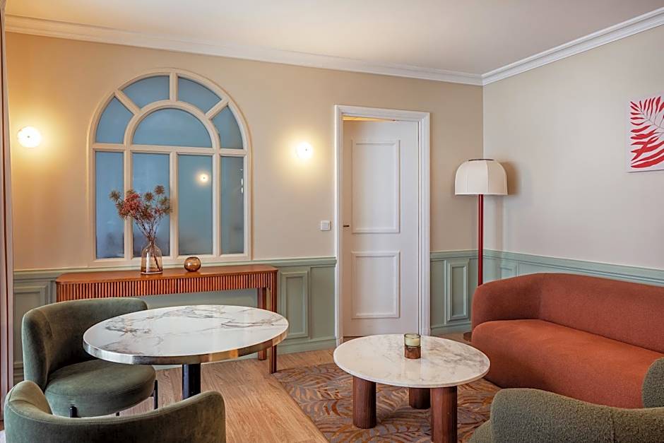 Royal Garden Champs Elysees