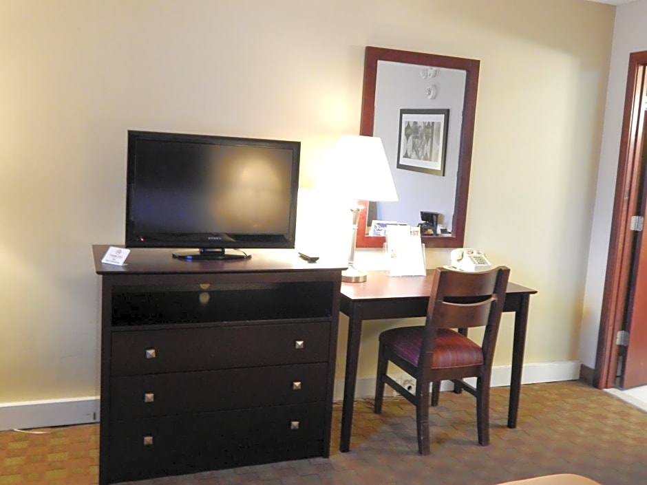Super 8 by Wyndham White River Junction