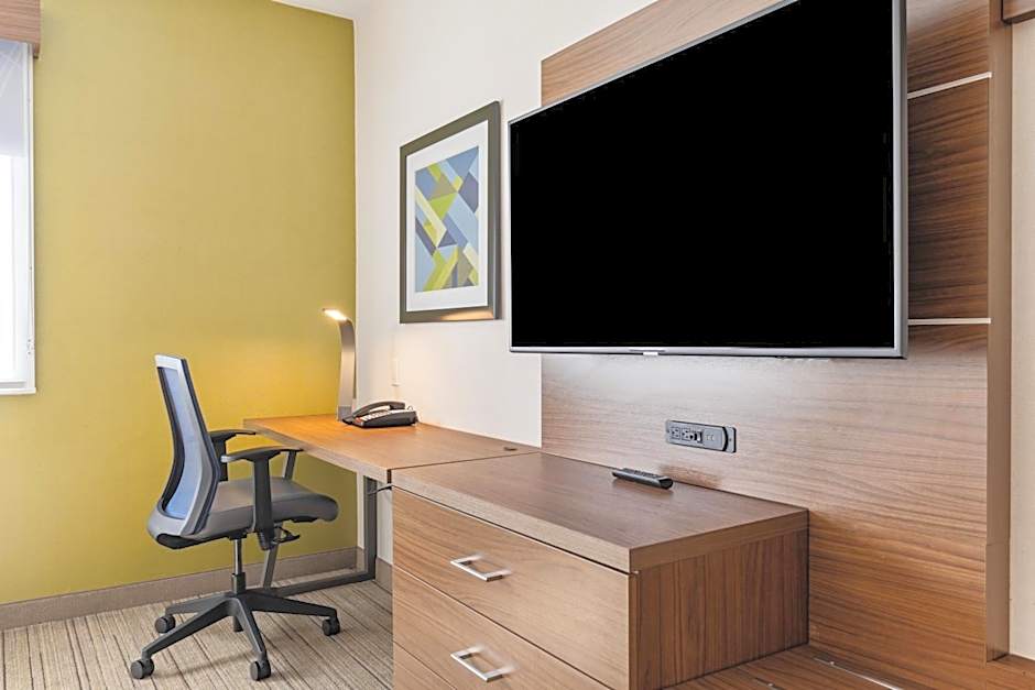 Holiday Inn Express & Suites Mountain View Silicon Valley By IHG