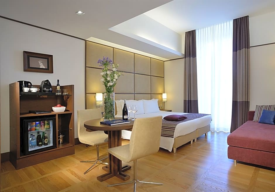 The Independent Hotel