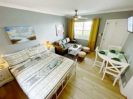 Superior Queen Studio with Kitchen and Sofa Bed