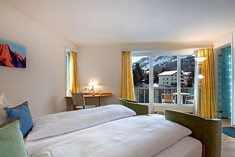 Deluxe Double Room with Mountain View