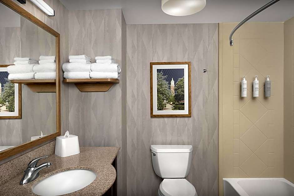 Hampton Inn By Hilton And Suites Charlotte Huntersville