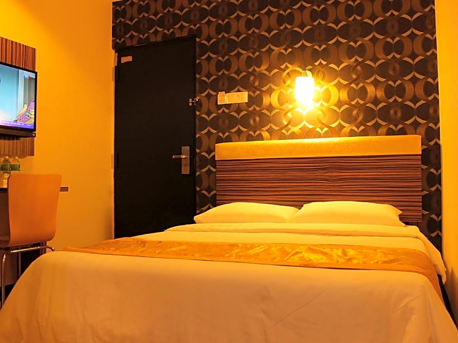 Clover Hotel