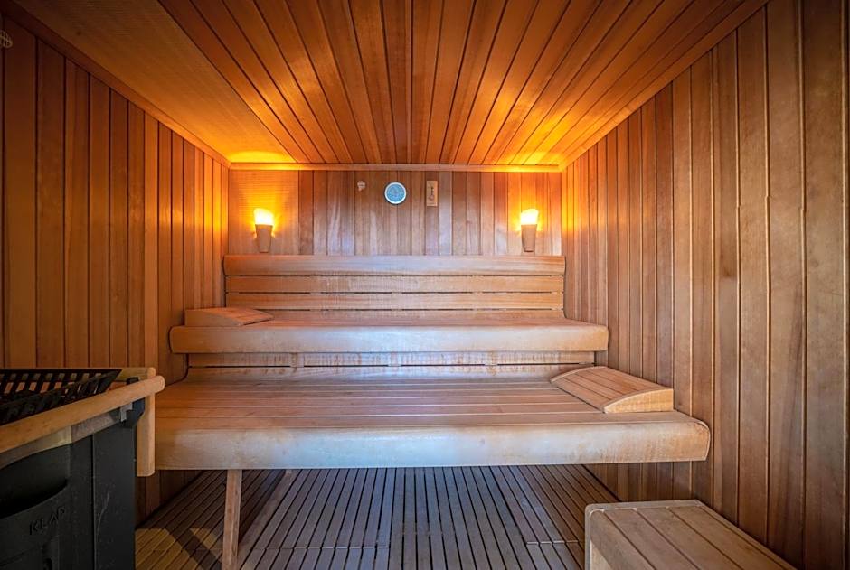 Woodhouse Mountain Lodge