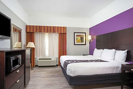 1 King Bed