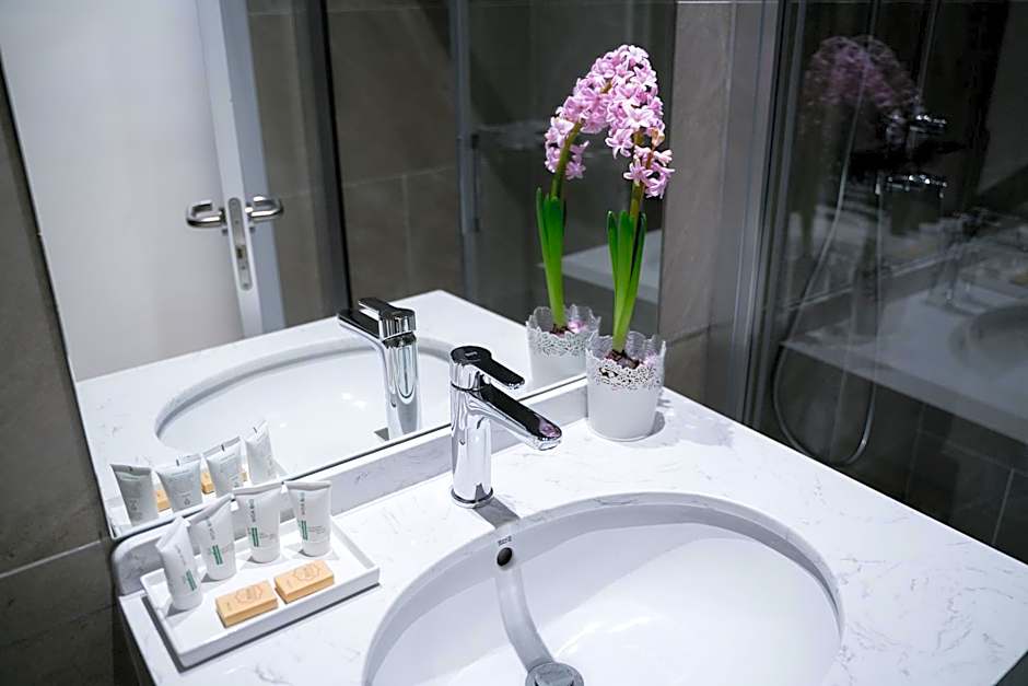 Arco Macarena Lofts by SHS