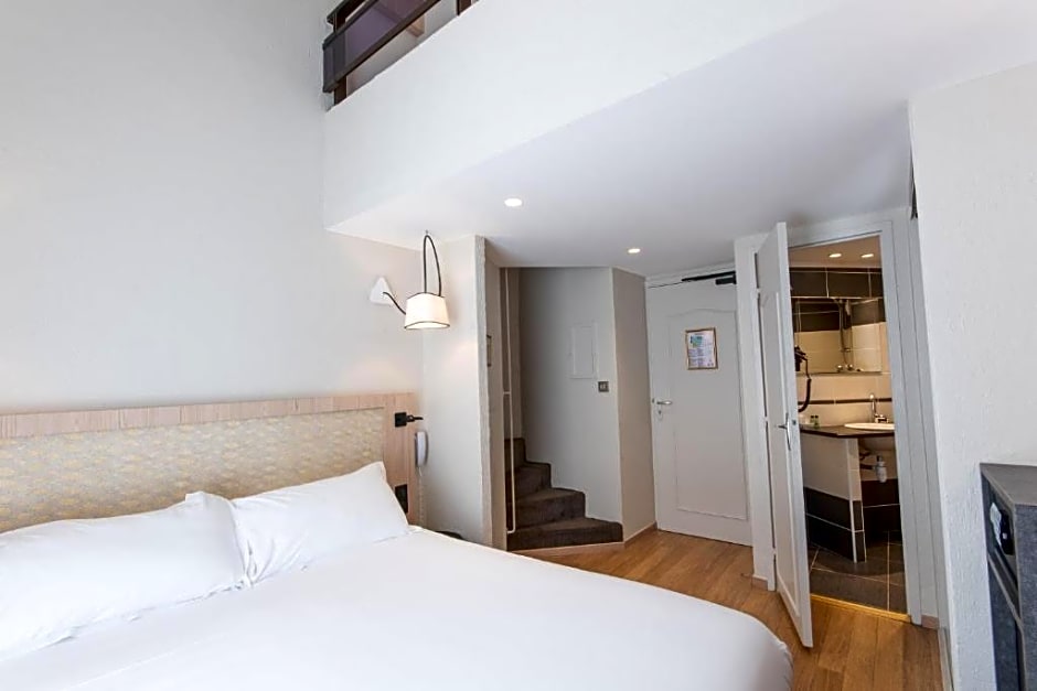 Photo 1 of 3 of 2 Double Beds