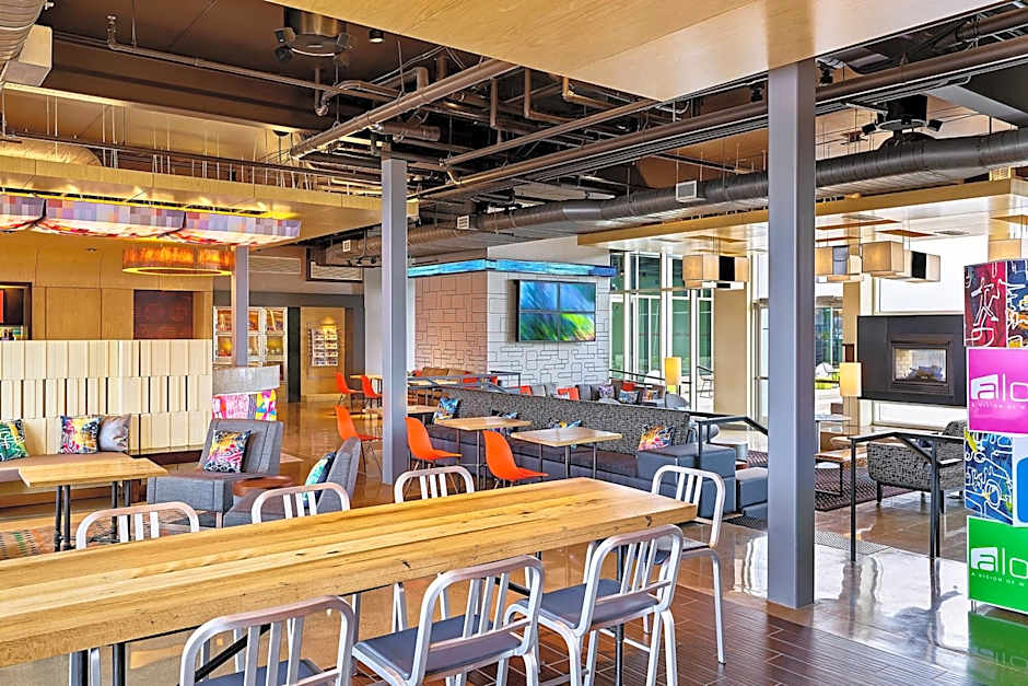 Aloft Denver International Airport