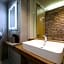 Avenue Hotel