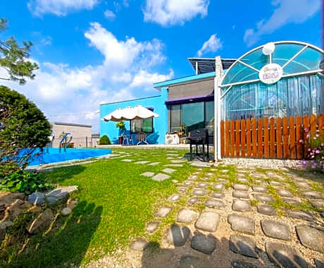 Jjongi and Mary Pet Friendly Pension