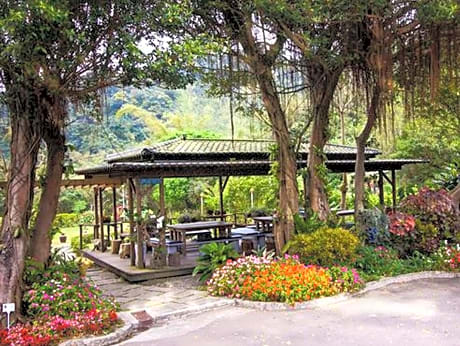 Taiwan Reishi Expert Bed and Breakfast