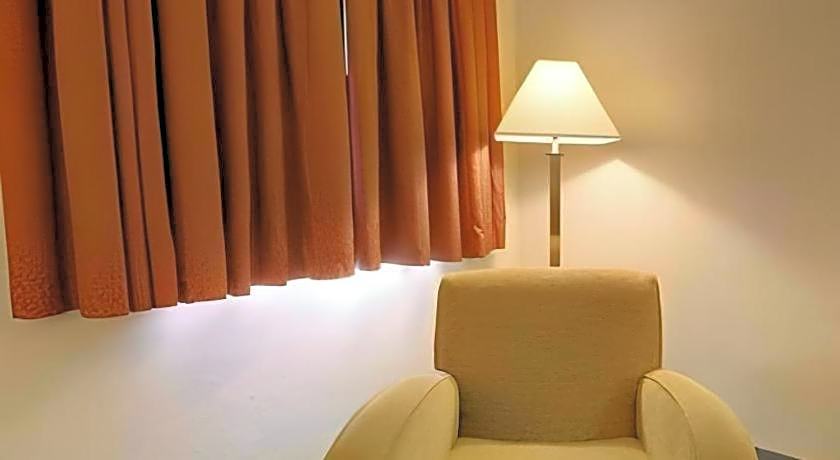 Americas Best Value Inn St. Louis South