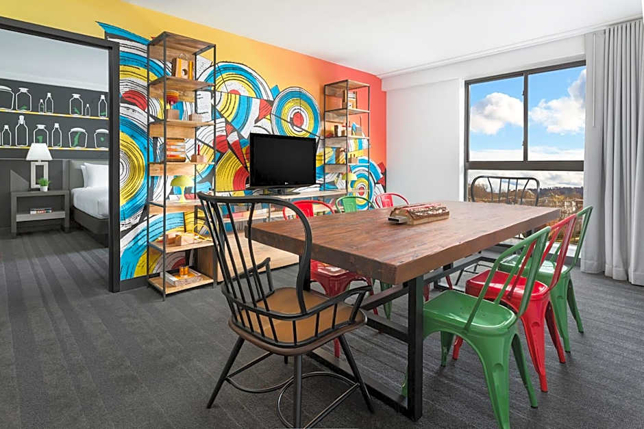 Studio Allston Hotel