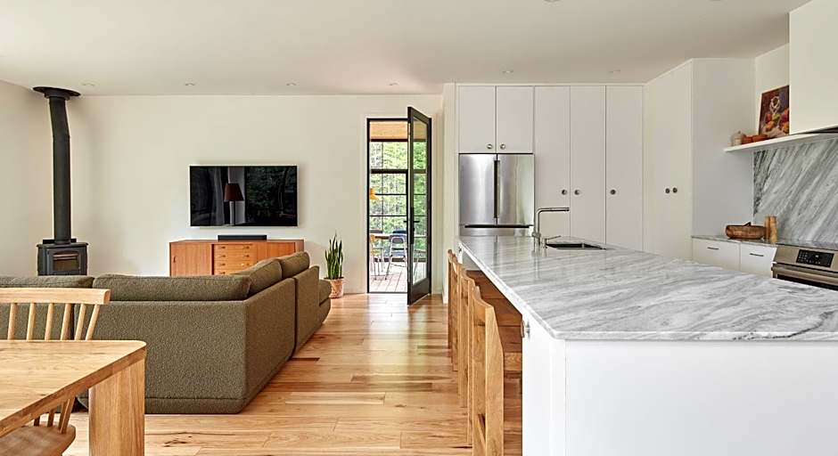 Modern North Bruce Waterfront Lion's Head