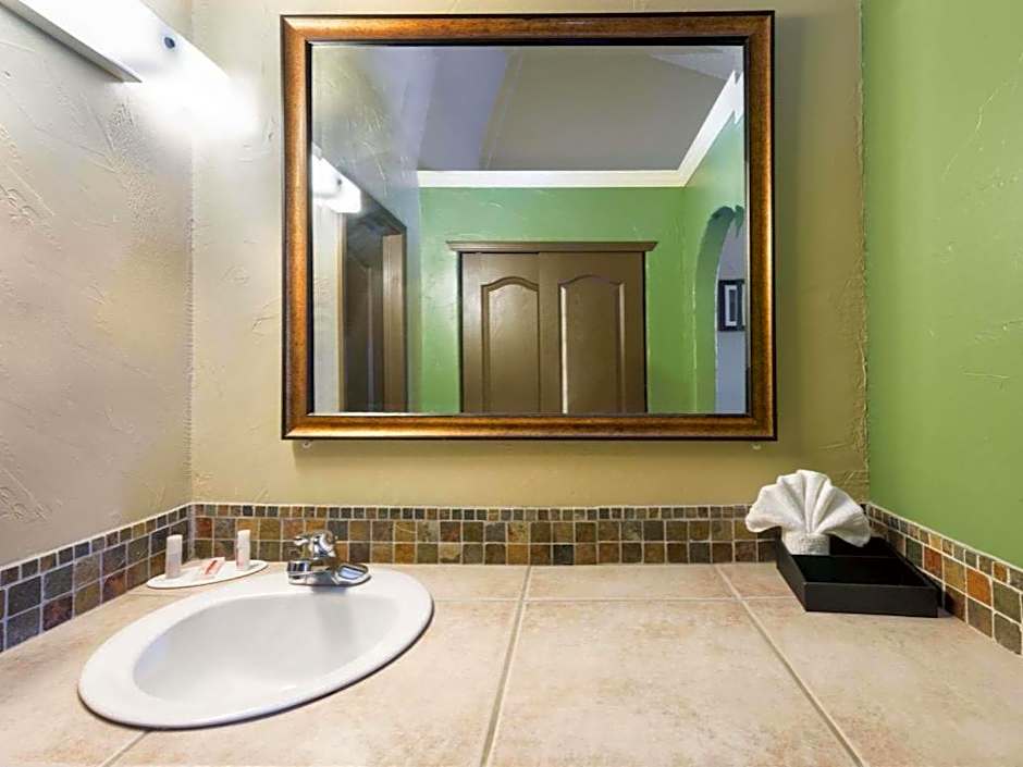 Ramada by Wyndham Monument