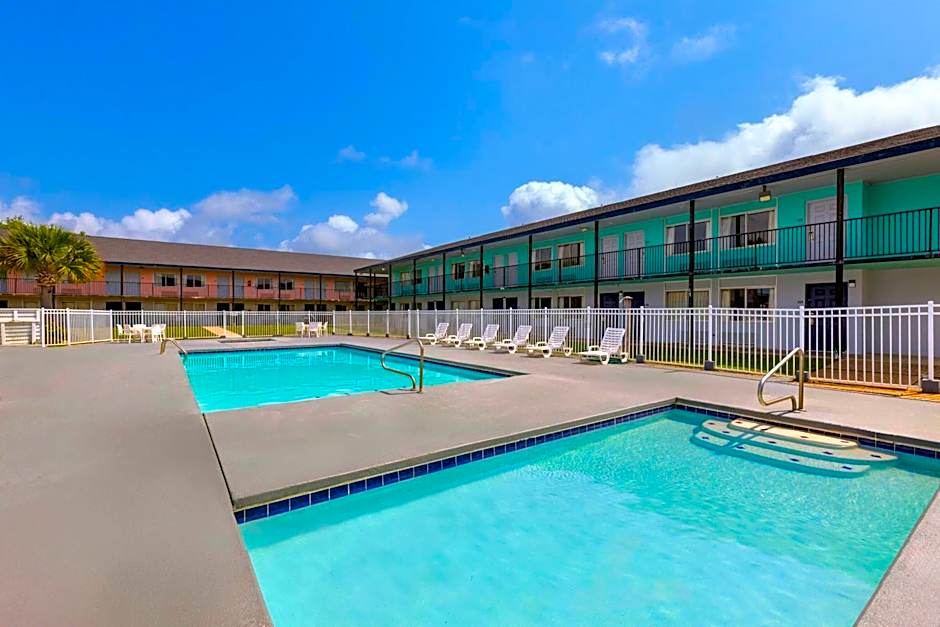 Super 8 by Wyndham Biloxi at the Beach