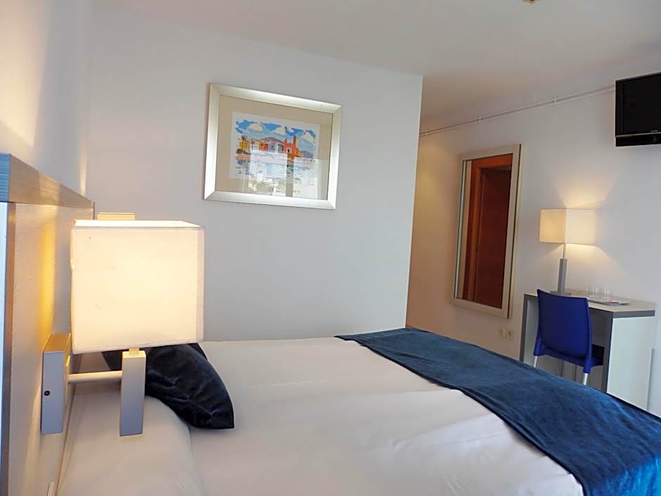 Parrots Sitges Hotel