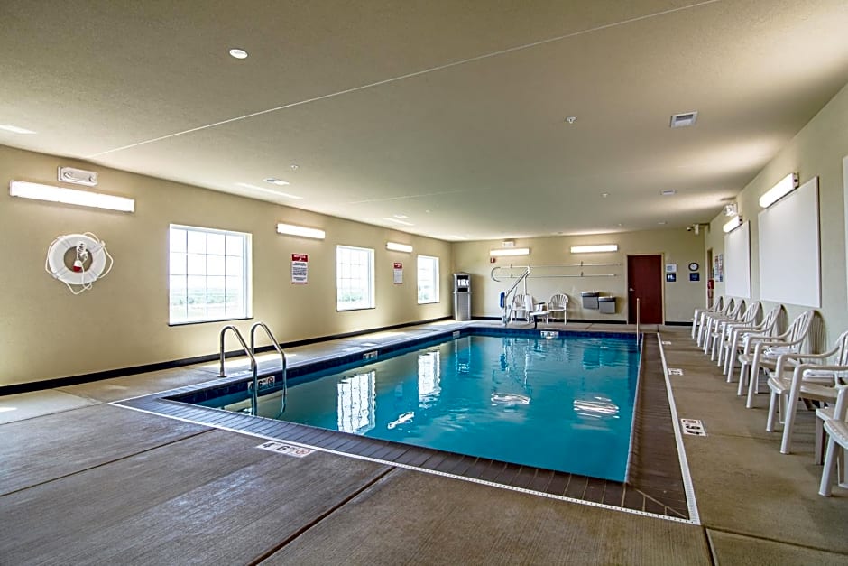 Cobblestone Hotel & Suites - Paxton