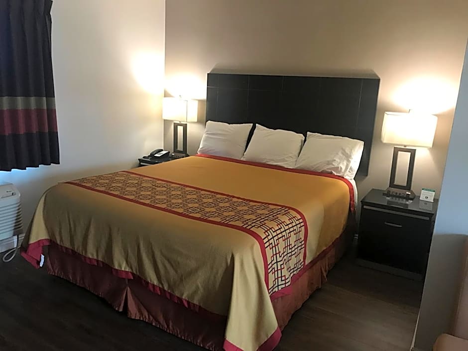 Manhattan Inn & Suites