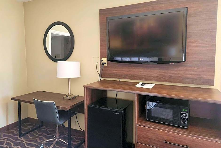 Days Inn by Wyndham Leesville