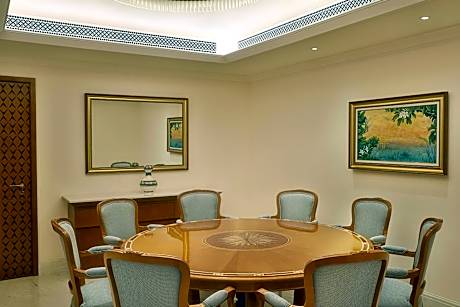 Presidential Suite with Mountain View