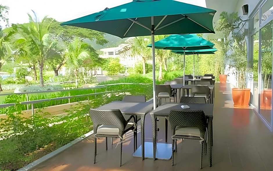 Pico Sands Hotel
