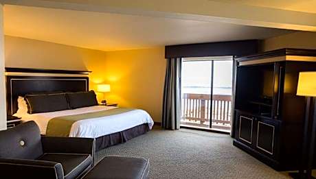 1 King Bed Cove View Non-Smoking