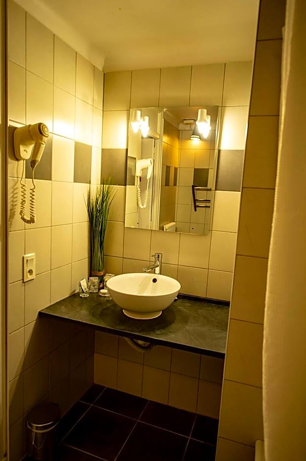 Hotel La Chaumière à 180m du télécabine et de la gare