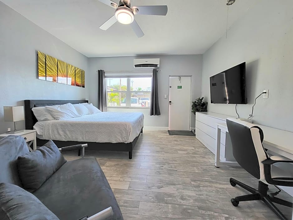 Barefoot mailman motel