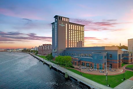 Renaissance Portsmouth-Norfolk Waterfront Hotel