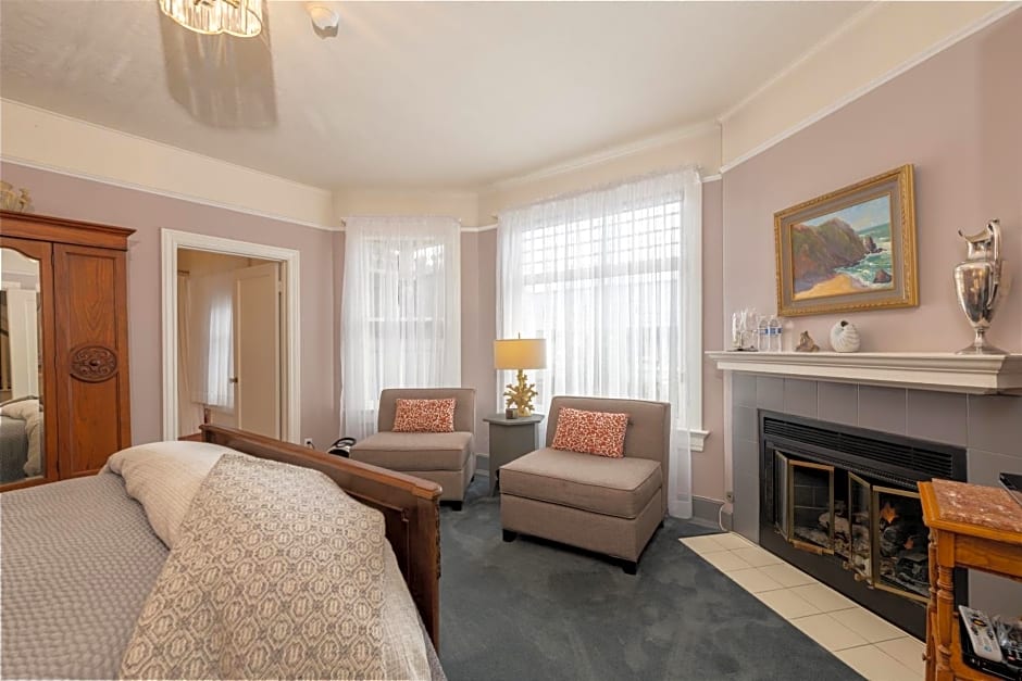 Nantucket Whale Inn, Half Moon Bay