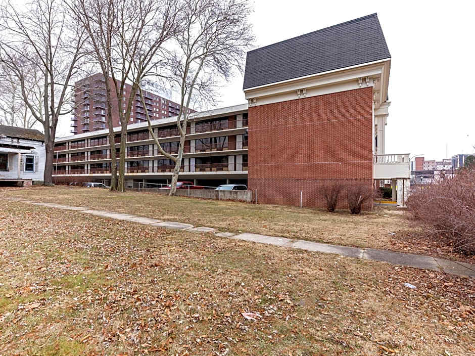 Mansion View Inn & Suites