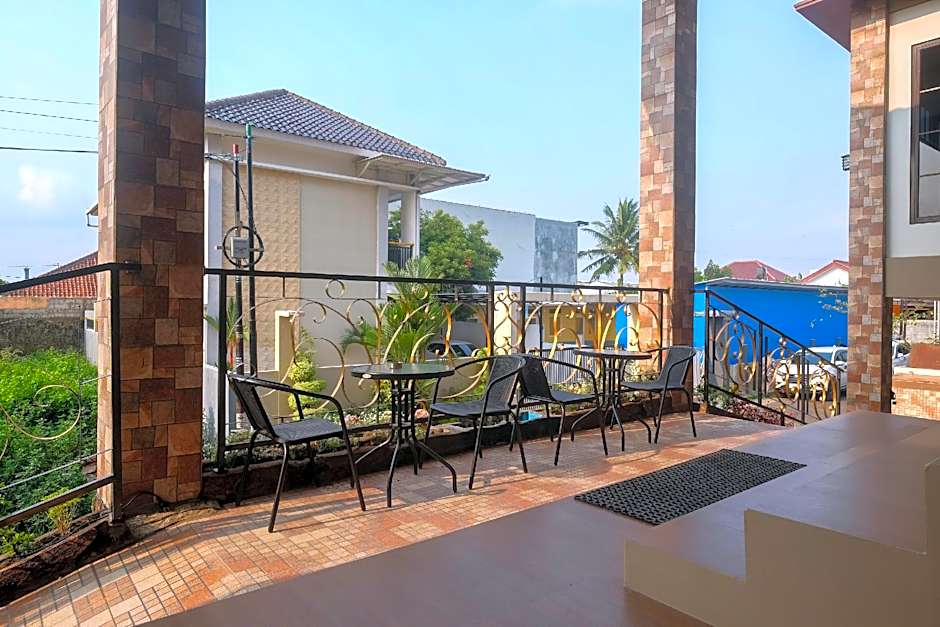 Urbanview Grand Lotus Hotel by RedDoorz