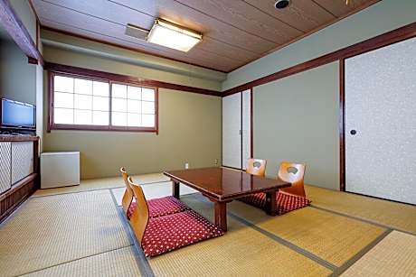 Superior Japanese-Style Room