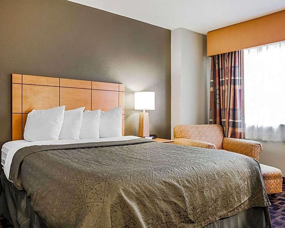 Quality Inn & Suites Des Moines Airport