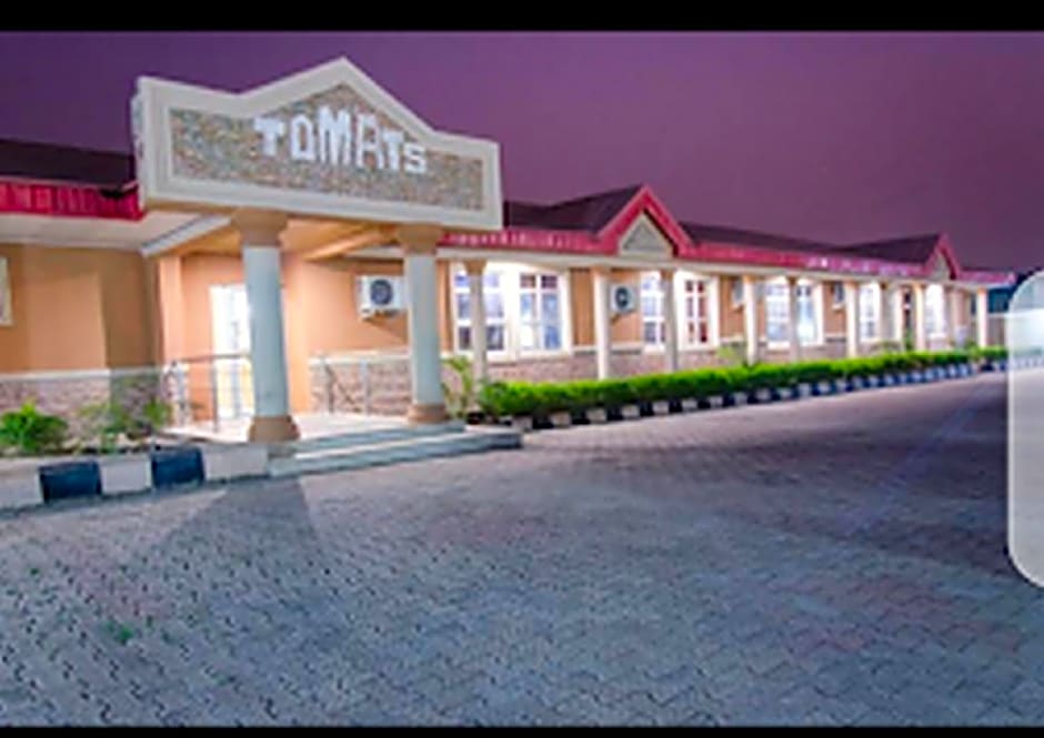Tomats Inn and Suites