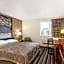 Super 8 by Wyndham Richlands/Claypool Hill Area