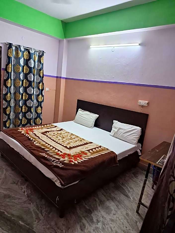 Goroomgo Raj hotel vip Noida